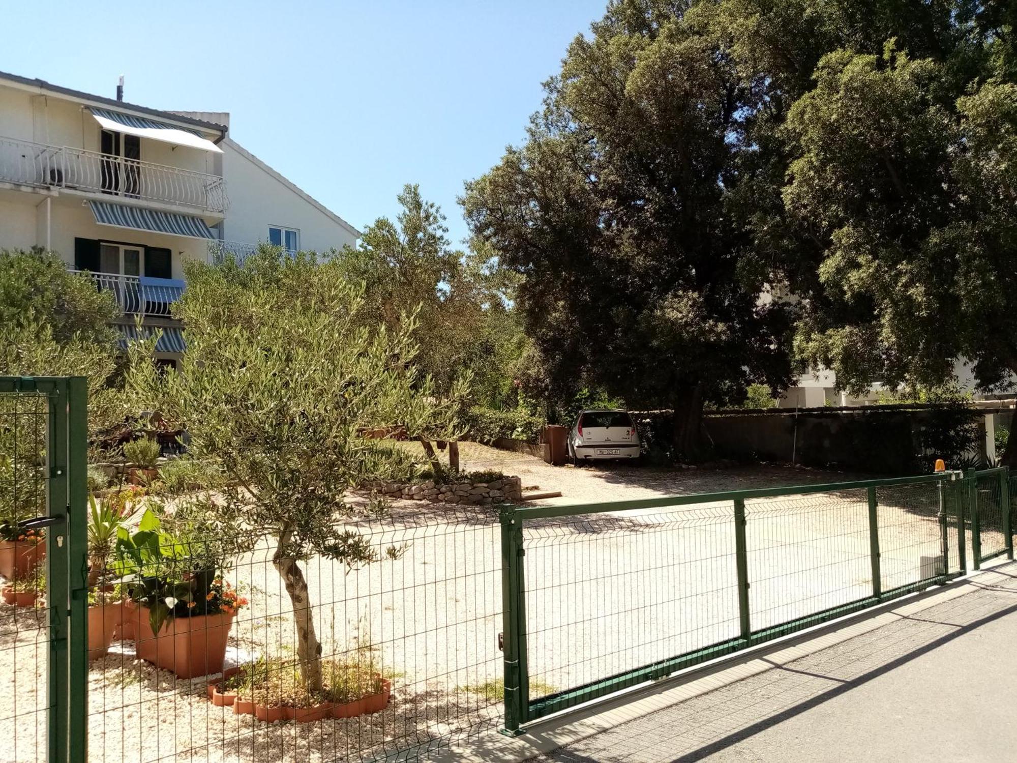 Tihana-Ground Floor With Large Terrace Makarska Bagian luar foto