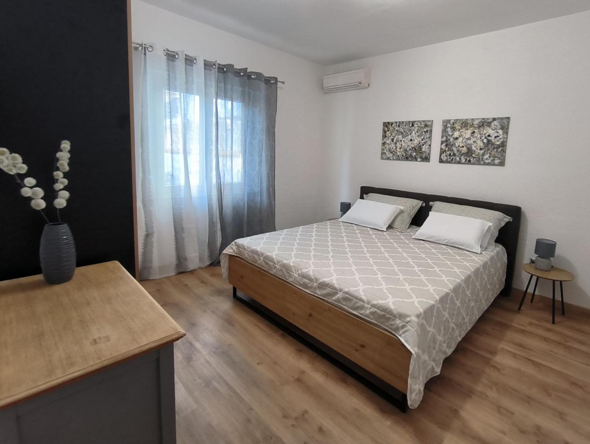 Tihana-Ground Floor With Large Terrace Makarska Bagian luar foto